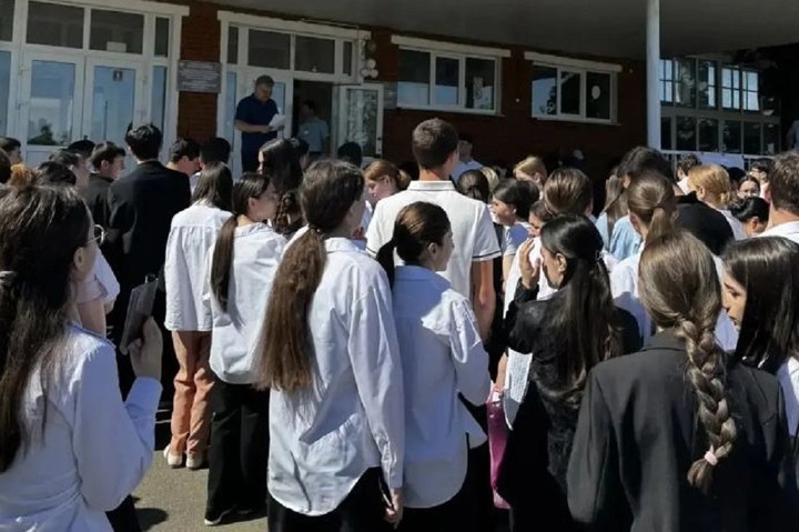 Выпускники  региона сдают  очередные  экзамены по  выбору: биологию, географию и иностранные языки (письменная часть)