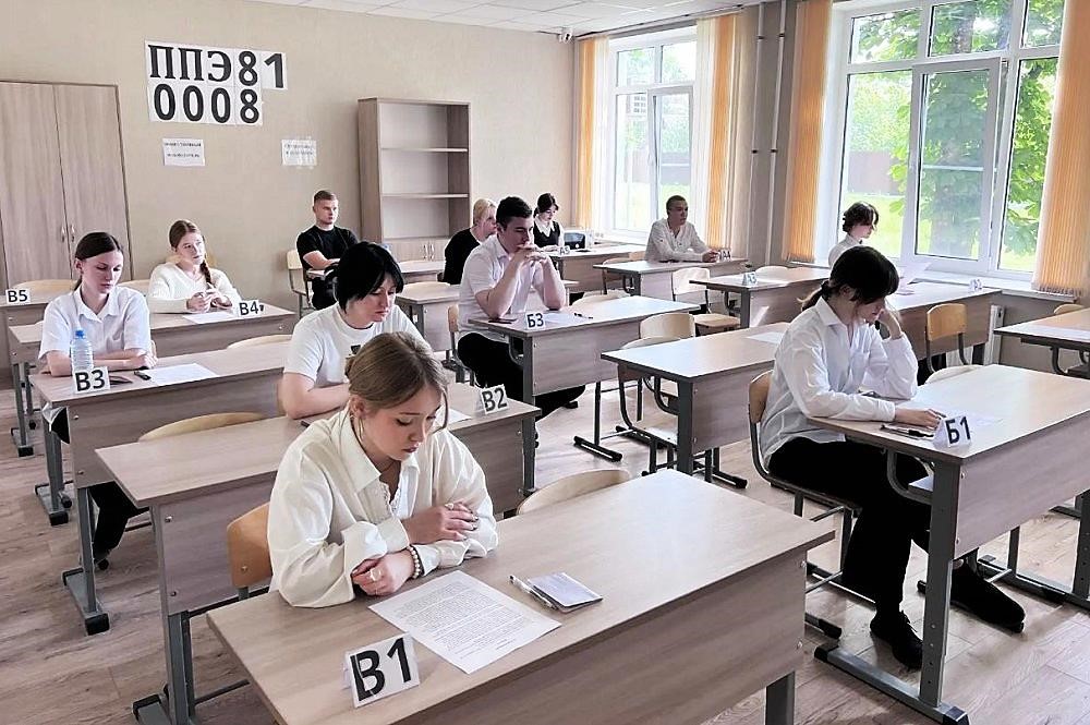 Выпускники  региона  сдали первые  экзамены  ЕГЭ-2026